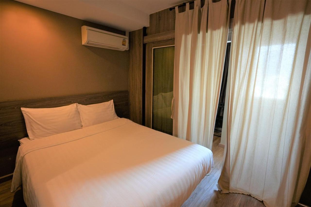 Baan Tanwa - Mrt Ratchadapisek Hotell Bangkok Exteriör bild